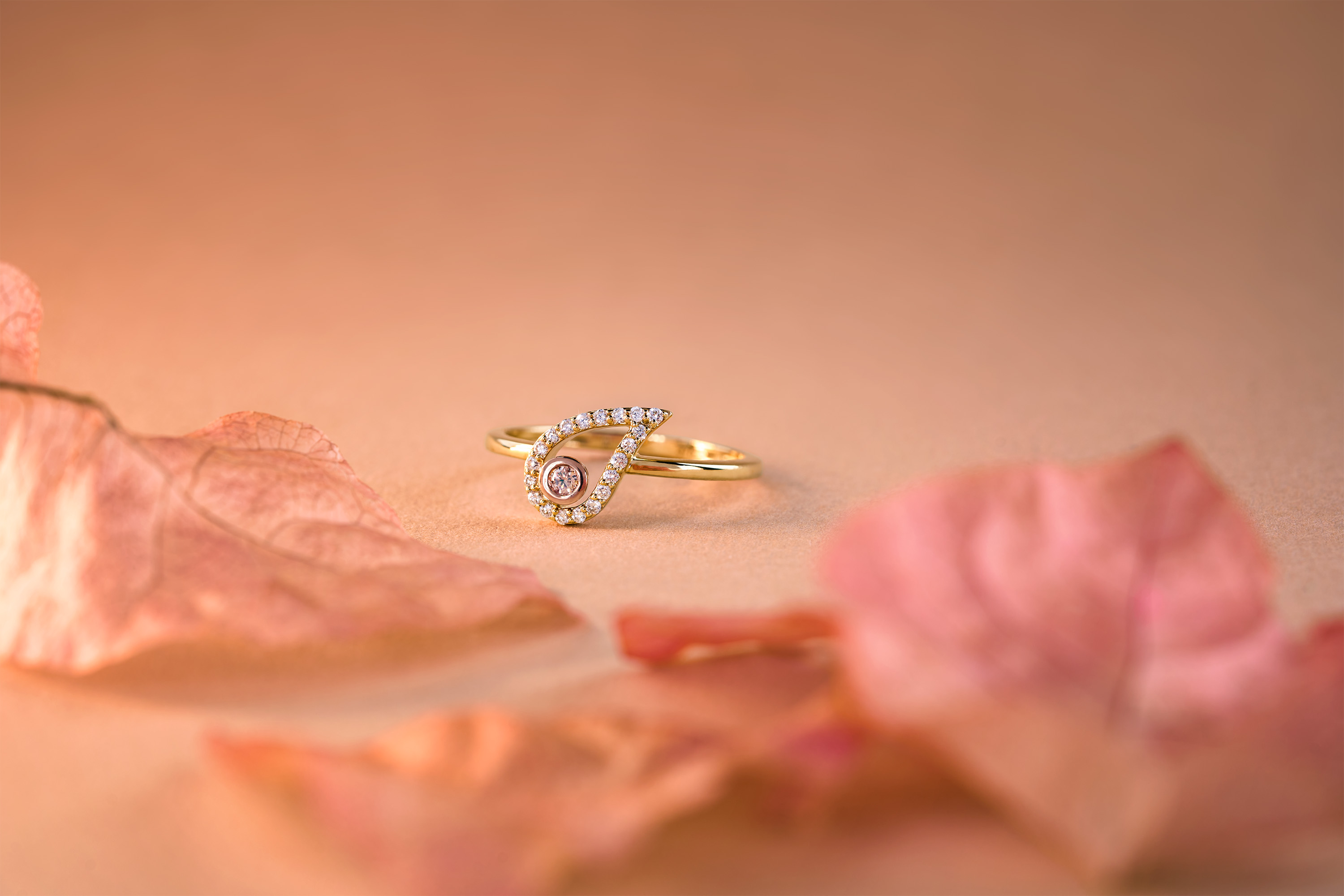 Argyle pink champagne diamond ring